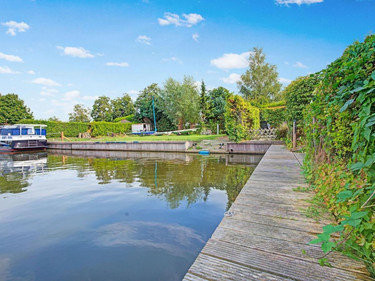 Waterfront Holiday Home With Jetty Boornzwaag over de Wielen Dış mekan fotoğraf